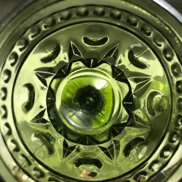 Vintage green glass cocktail glasses set of 4 - Picture 2 of 3